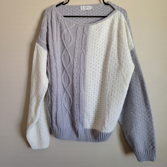 In The Style  off shoulder cableknit with color block detail in gray Size L - Picture 2 of 5